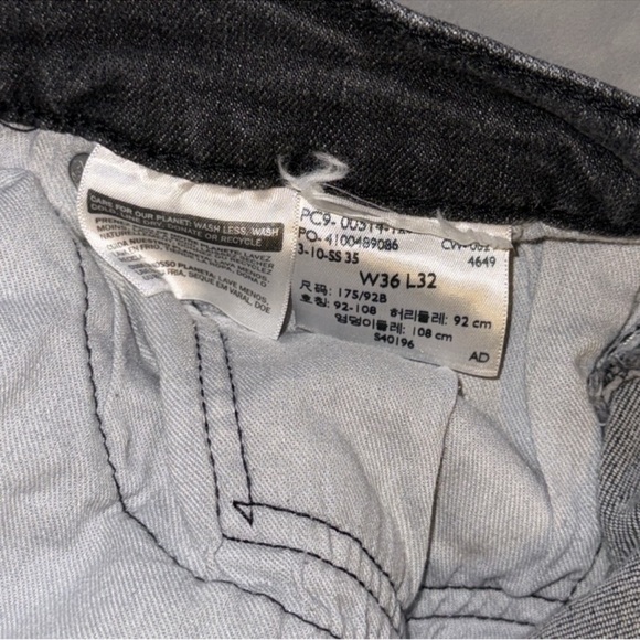 LEVIS SHORTS - Picture 2 of 5